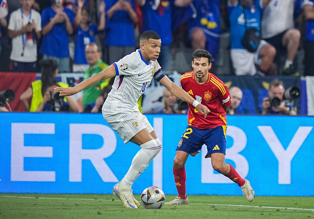 欧洲杯选手刷新世界纪录,震撼全场 欧洲杯选手刷新世界纪录,震撼全场