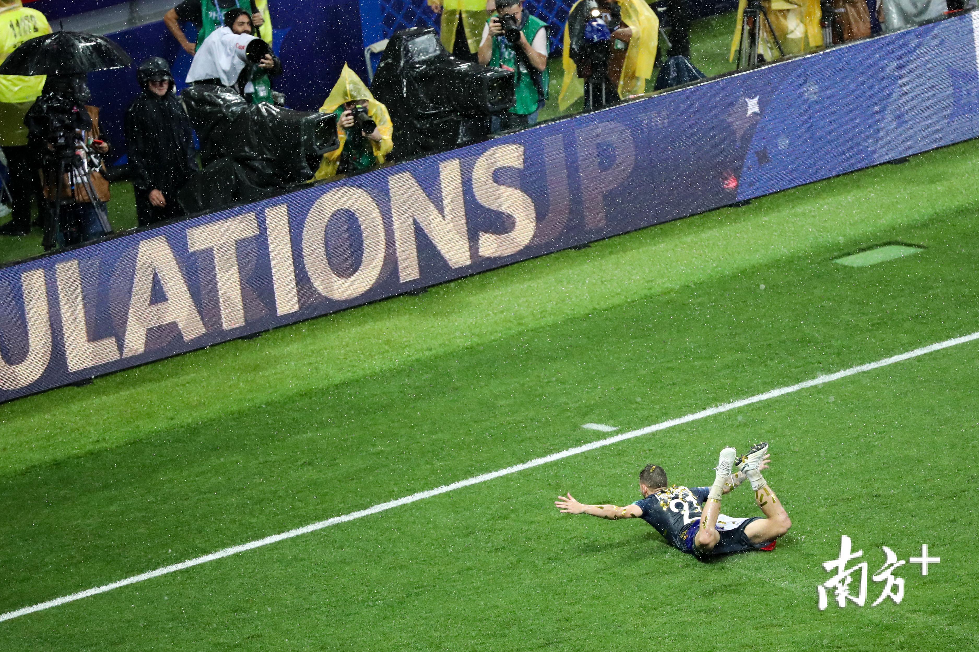 法国队绝杀波兰队，奥恰洛夫关键制胜